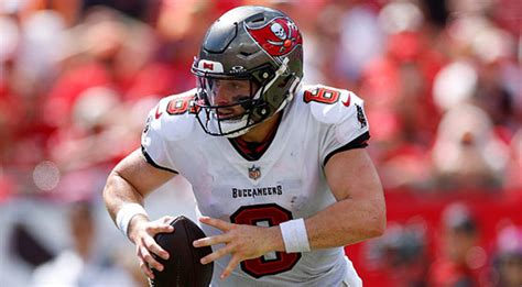 Sunday Night Football odds, spread, line: Buccaneers vs..